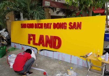 Những lợi ích tuyệt vời khi sử dụng bảng hiệu alu