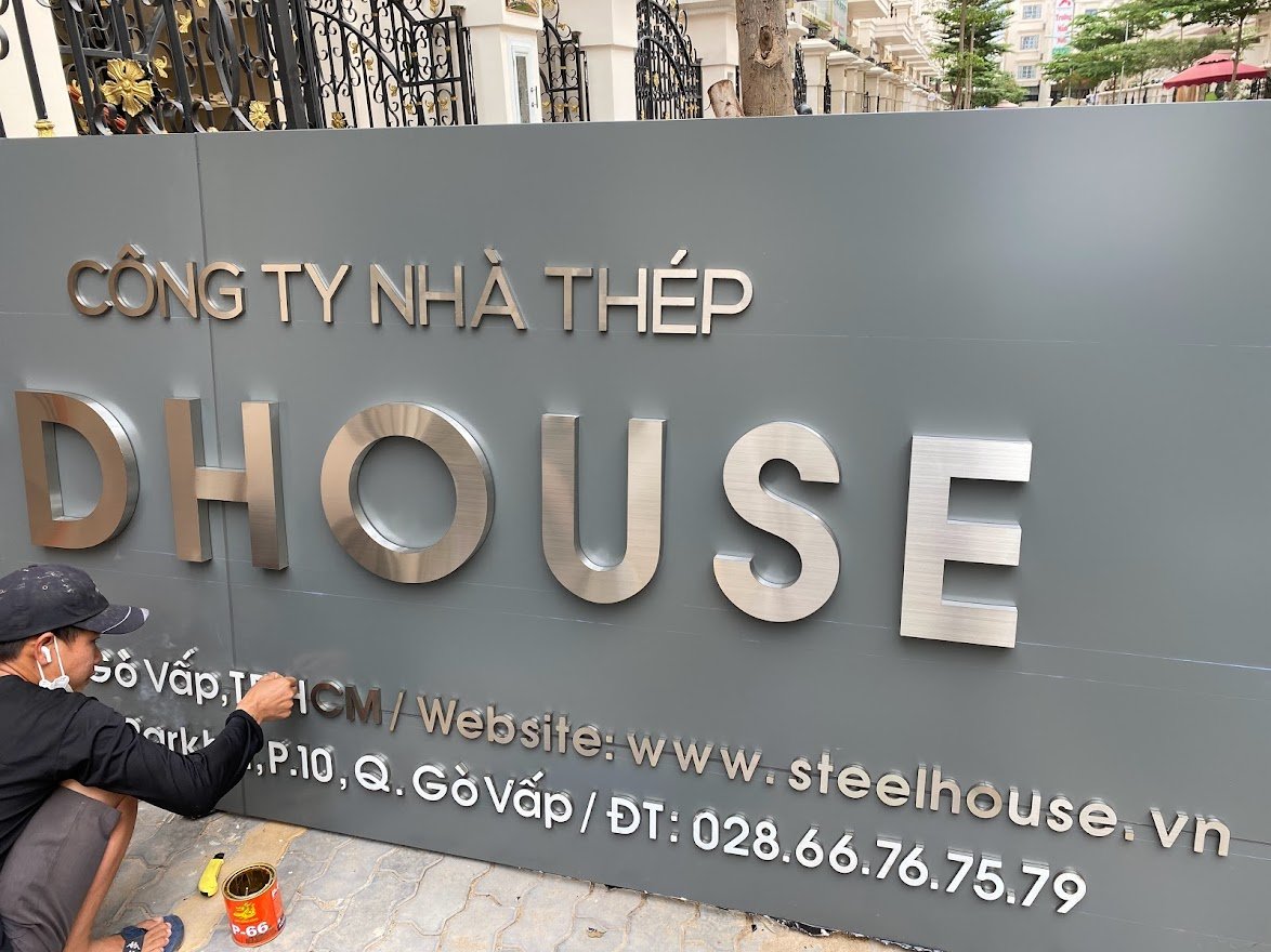 bảng hiệu chữ nổi inox