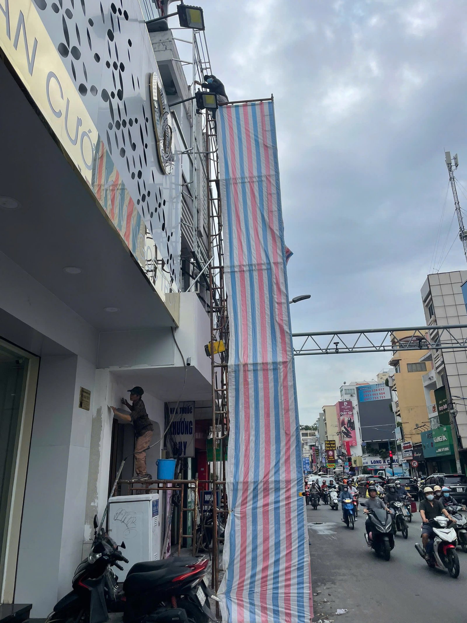 giá bảng hiệu hộp đèn quận 1