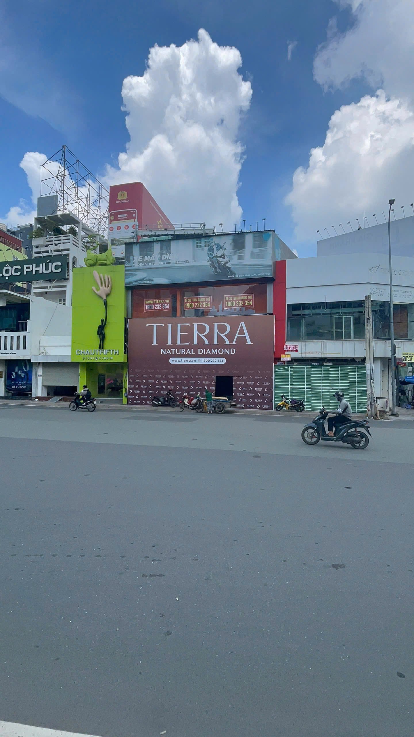 chuyên làm bảng hiệu hộp đèn quận 1