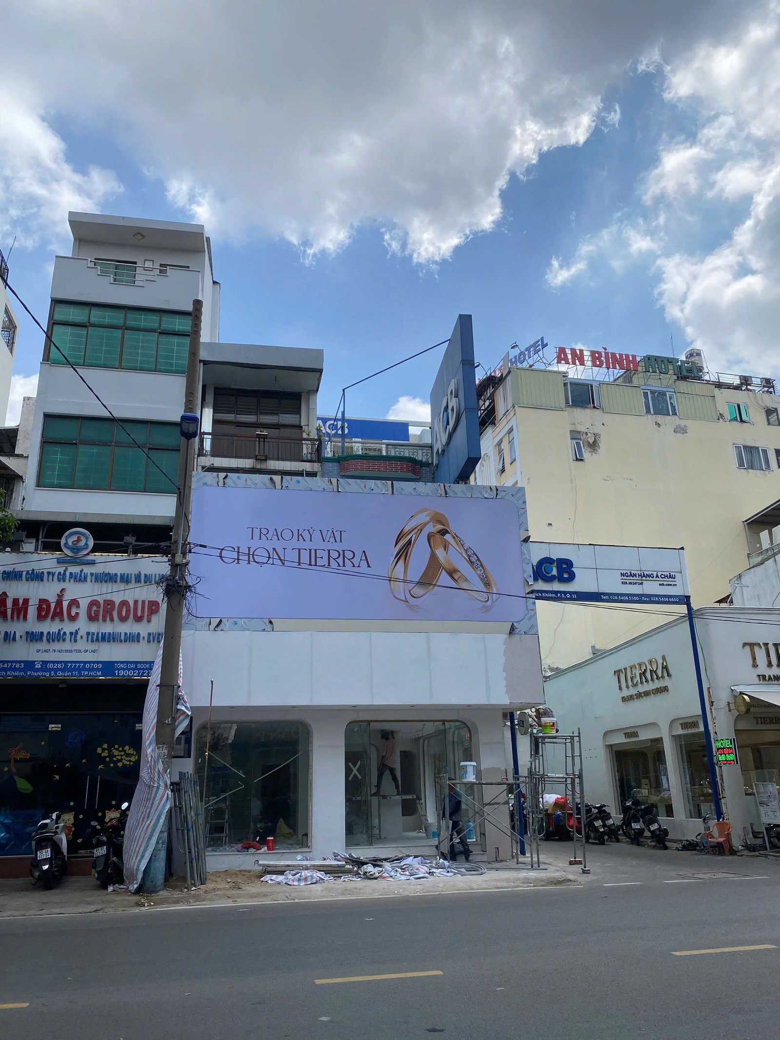 Giá thi công bảng hiệu cemboard quận 11