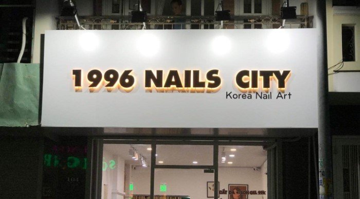 bảng hiệu hộp đèn nail quận 1