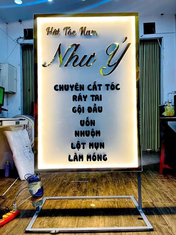 bảng hiệu hộp đèn nail quận 1