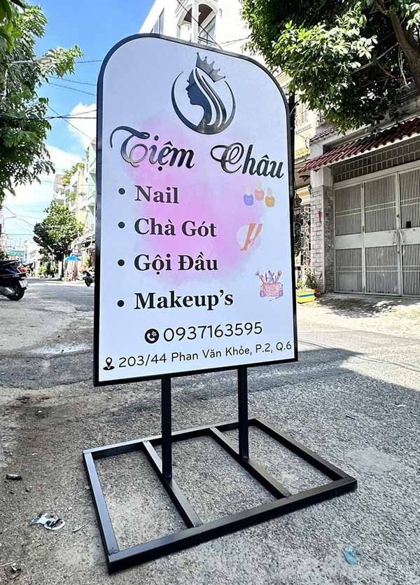 biển hiệu đứng Tp Hcm