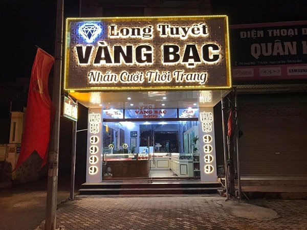 bảng hiệu tiệm bạc quận 1
