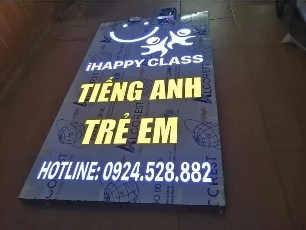 hộp đèn bảng hiệu đẹp Tp Hcm