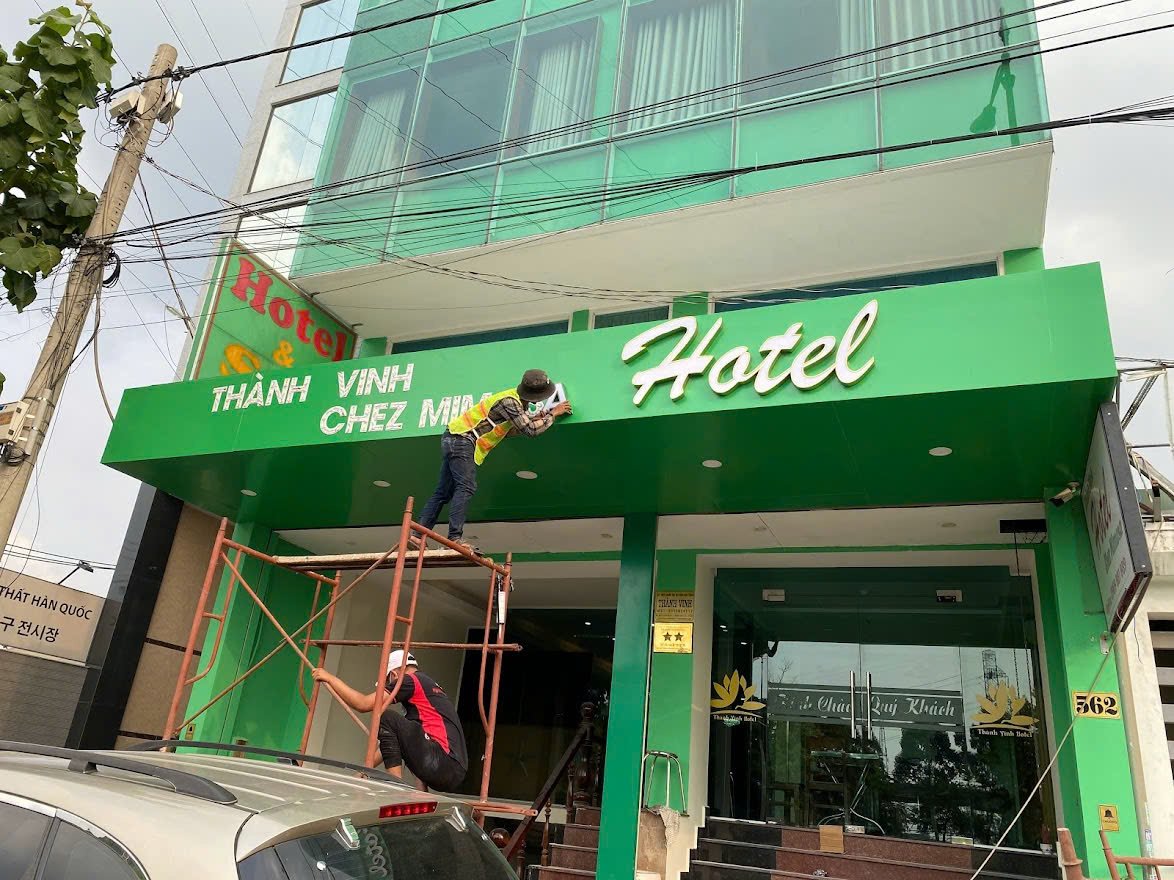 bảng hiệu khách sạn Tp Hcm