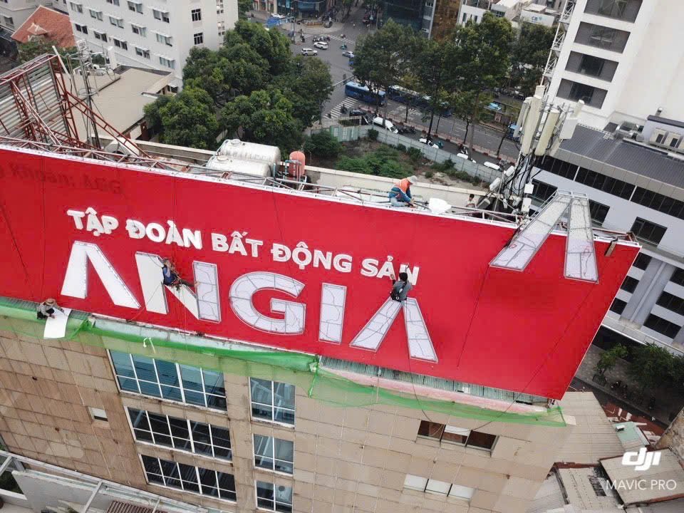 Làm bảng hiệu trọn gói TPHCM