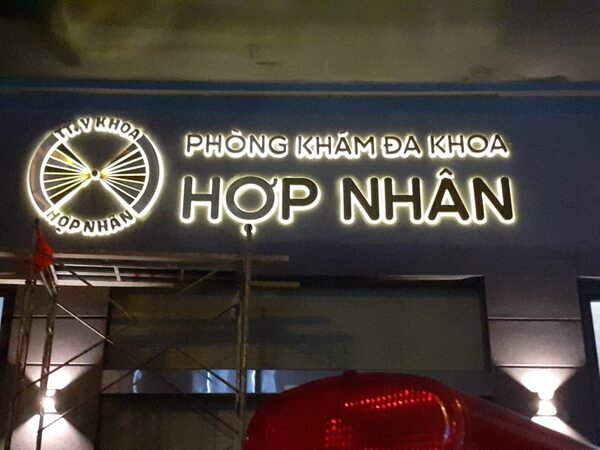 Bảng hiệu phòng khám TPHCM