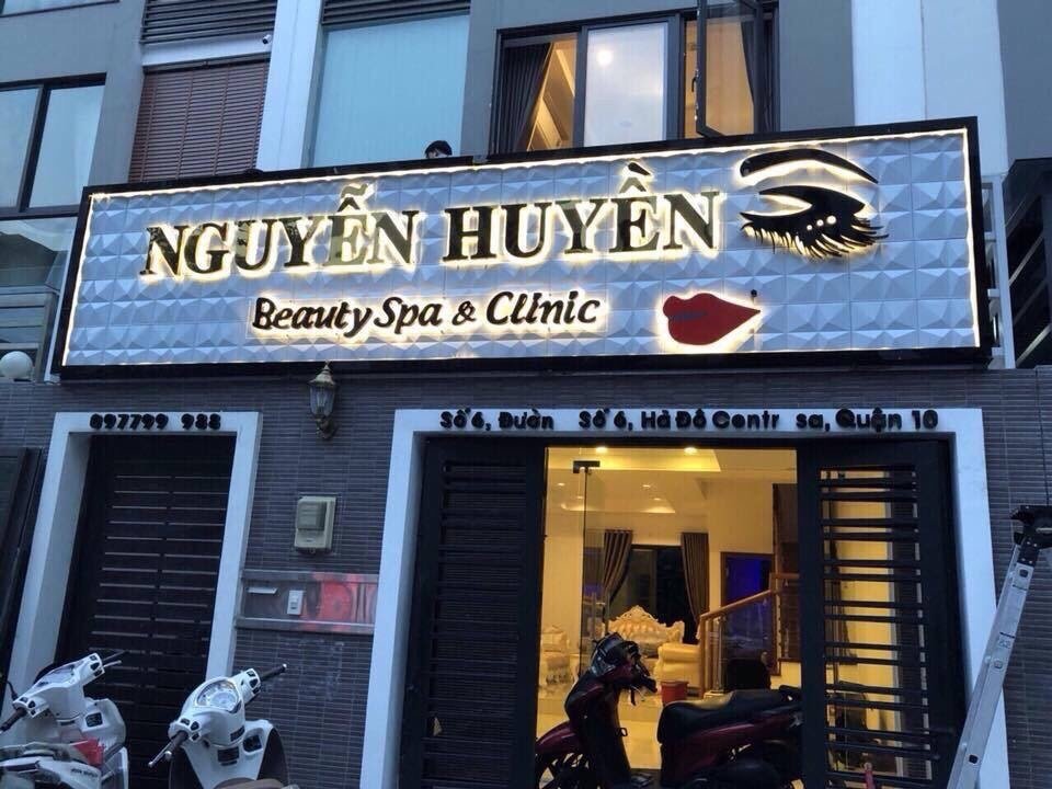Bảng hiệu đèn hắt chân TPHCM