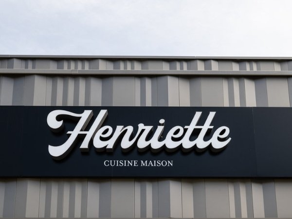 Bảng hiệu quảng cáo Alu chịu được mọi điều kiện thời tiết khắc nghiệt