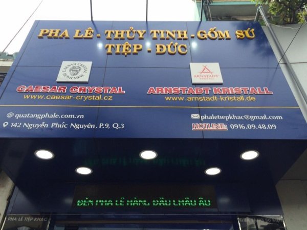 Bảng hiệu alu chữ mica