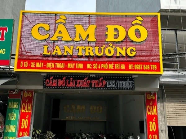 Biển hiệu tiệm cầm đồ Lan Trưởng