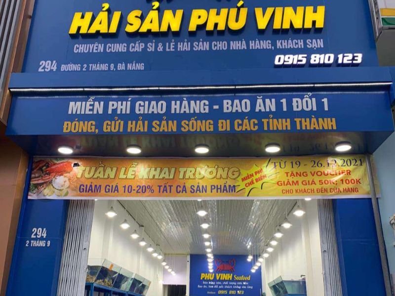 Biển quảng cáo hải sản bắt mắt người xem