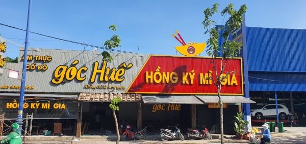 Xem xét cần phải đặt biển quảng cáo cho nhà hàng