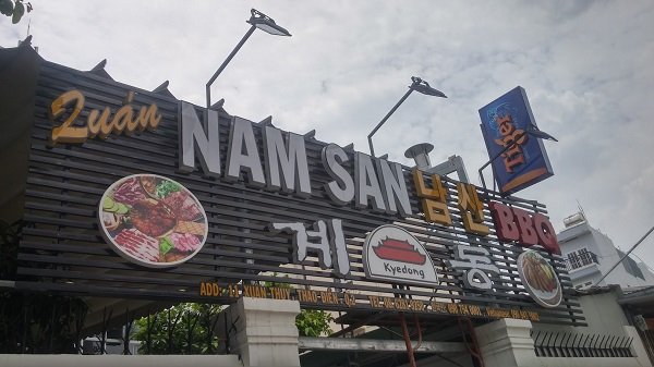 Biển quảng cáo nhà hàng BBQ Nam San với chất liệu lam nhôm
