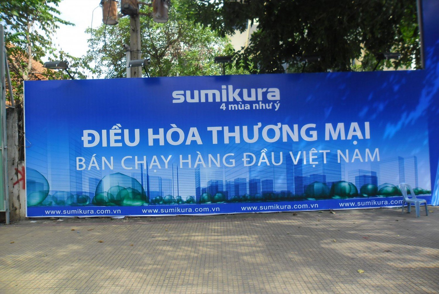 làm bảng hộp đèn Hiflex quảng cáo