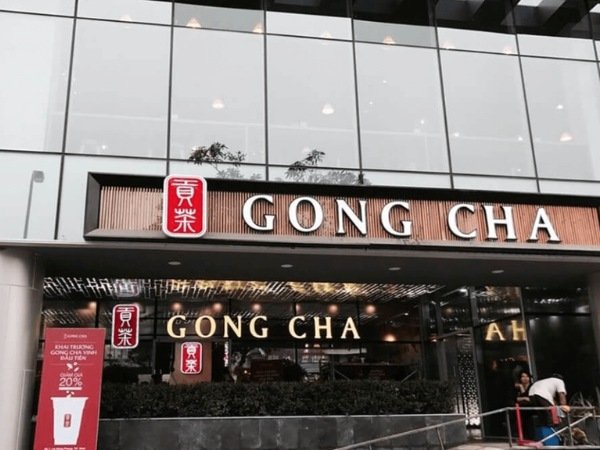 Biển hiệu inox chữ nổi phù hợp với nhiều không gian