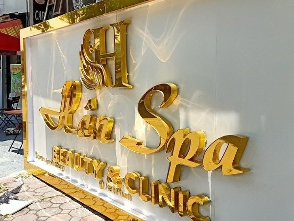 Thi công bảng hiệu Alu chữ nổi sang trọng