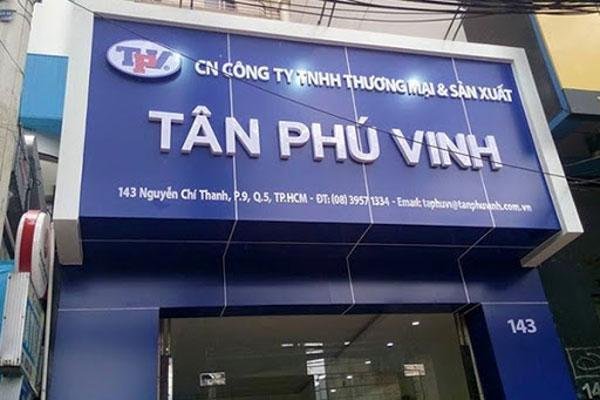 Một bảng hiệu alu đẹp nằm trên đường Nguyễn Chí Thanh, TPHCM