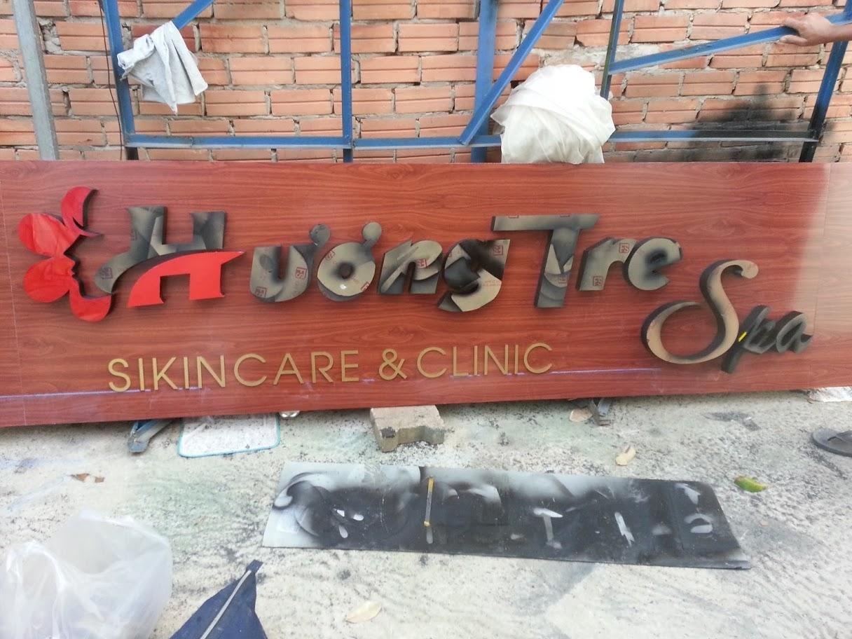 Việc thi công bảng hiệu tránh bị lộ bóng hoặc bị che tối chữ