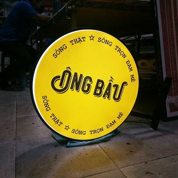 Bảng hiệu in decal
