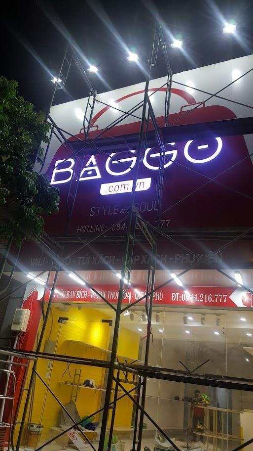 Bảng quảng cáo hộp đèn chữ nổi luôn nổi bật cho dù đang giai đoạn thi công