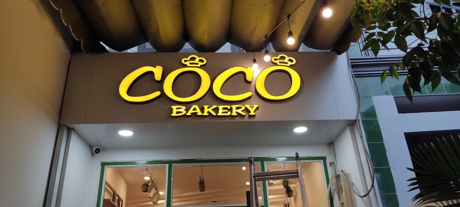 Công trình thi công hộp đèn chữ nổi cho tiệm bánh được thực hiện bởi Quảng Cáo Vũ Gia