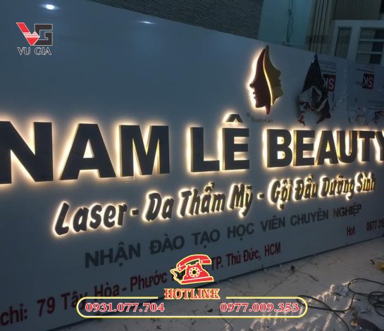 Thi công bảng hiệu đèn hắt chân TPHCM giá xưởng, hoàn thiện tỉ mỉ