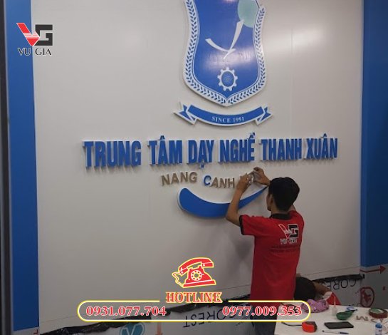 Làm biển quảng cáo công ty đẹp TP HCM uy tín, giá tốt